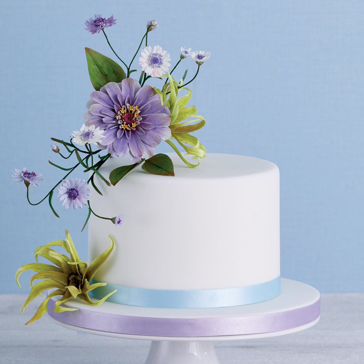 sugarpaste flower models for cake decoration